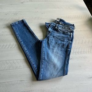 Buckle womens  “Peyton skinny” size 25R